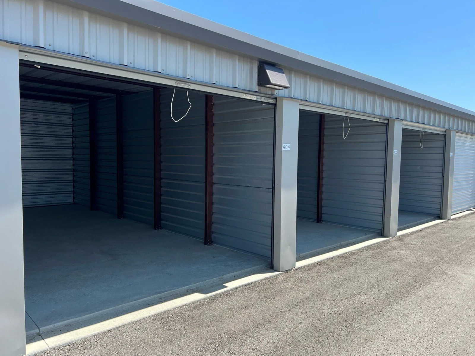 Location de box et conteneurs à Sarzeau — photo d’illustration hors site
